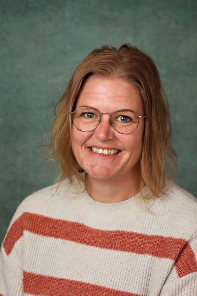 Portrett av ansatt i barnehagen. - Klikk for stort bilde